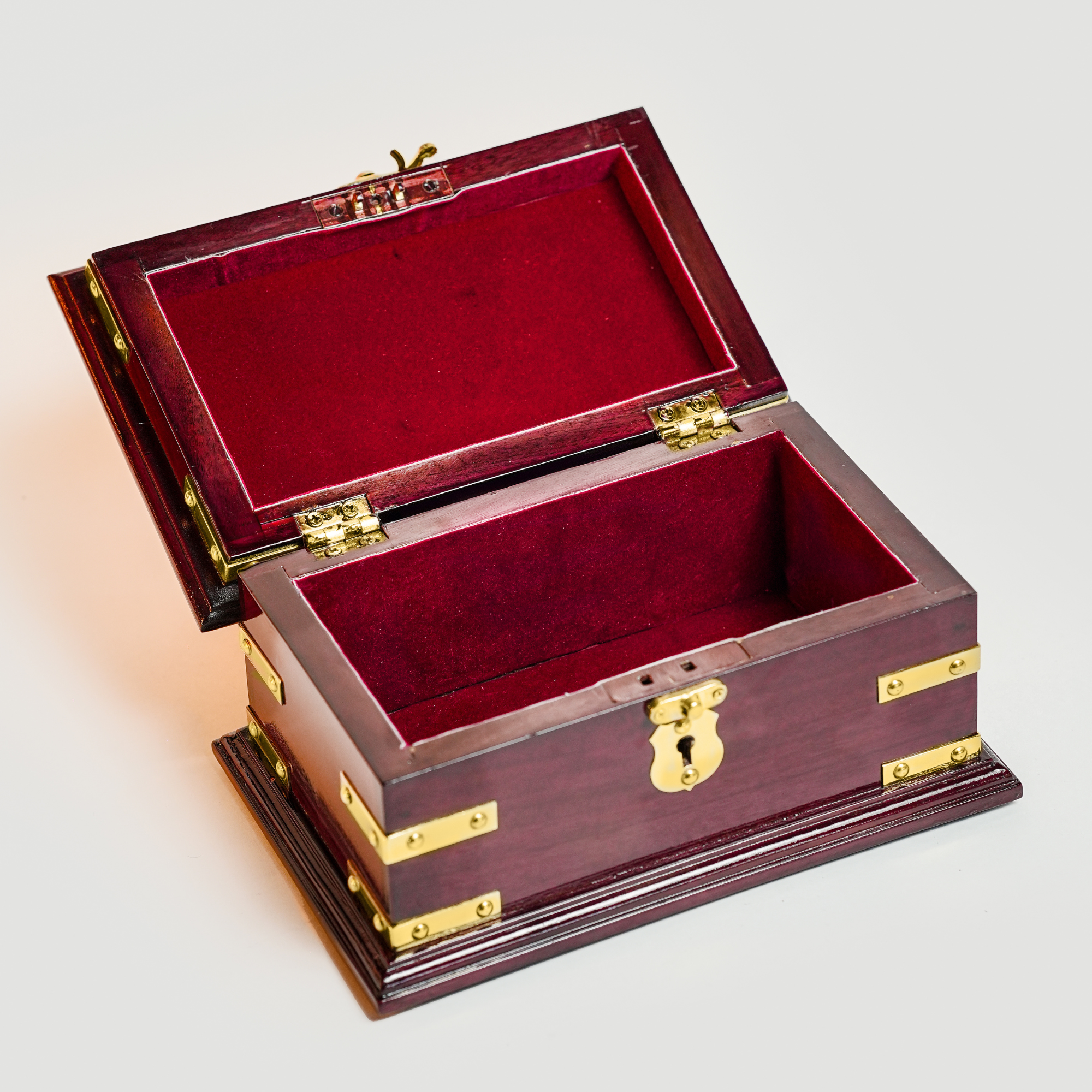 Abarana Petti – The Royal Jewel Keeper